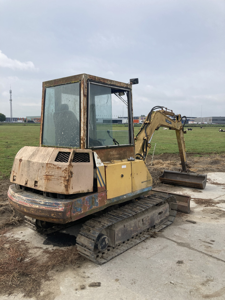 KOMATSU PC30-5 - Minigraafmachine: afbeelding 2 KOMATSU PC30-5 - Minigraafmachine: afbeelding 2