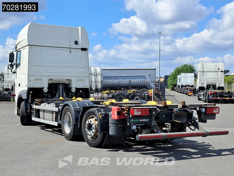 DAF XF 480 6X2 SSC Retarder 2xTanks Lift-Lenkachse ACC Euro 6 - Containertransporter/ Wissellaadbak vrachtwagen: afbeelding 2 DAF XF 480 6X2 SSC Retarder 2xTanks Lift-Lenkachse ACC Euro 6 - Containertransporter/ Wissellaadbak vrachtwagen: afbeelding 2