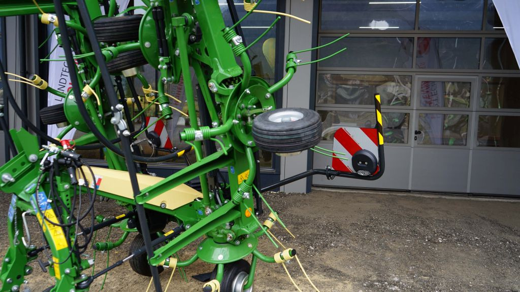 Krone Vendro 820 Highland (20723) - Hooischudder: afbeelding 3 Krone Vendro 820 Highland (20723) - Hooischudder: afbeelding 3