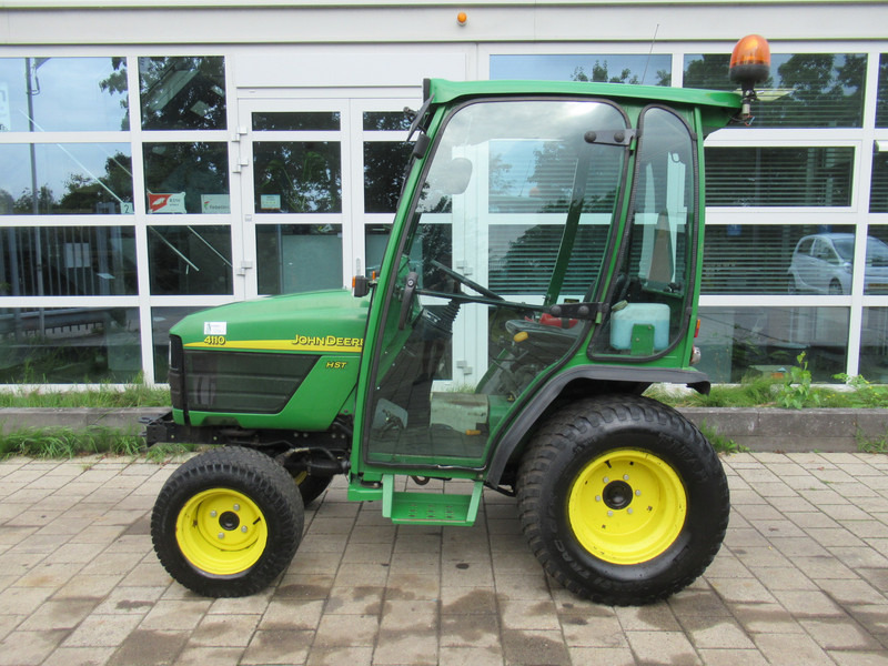 John Deere 4110 4WD 4x4 Hydrostaat Cabine - Tractor: afbeelding 2 John Deere 4110 4WD 4x4 Hydrostaat Cabine - Tractor: afbeelding 2