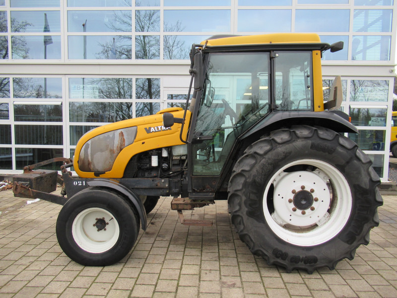 Valtra A75 4x2 + Fronthef VALMET - Tractor: afbeelding 2 Valtra A75 4x2 + Fronthef VALMET - Tractor: afbeelding 2
