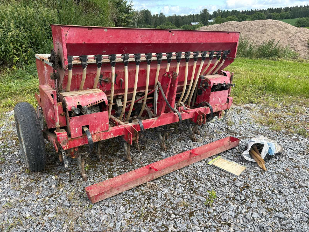 Seed drill Hankkija-Juko - Zaaimachine: afbeelding 3 Seed drill Hankkija-Juko - Zaaimachine: afbeelding 3