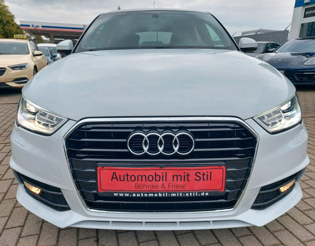 Audi A1 Sportback sport S-Line Pano Bose Xenon DAB - Sedan: afbeelding 4 Audi A1 Sportback sport S-Line Pano Bose Xenon DAB - Sedan: afbeelding 4