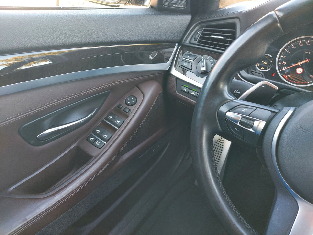 Sedan BMW 550i Limousine Autom. M-Sport HUD Glasdach H&K: afbeelding 14