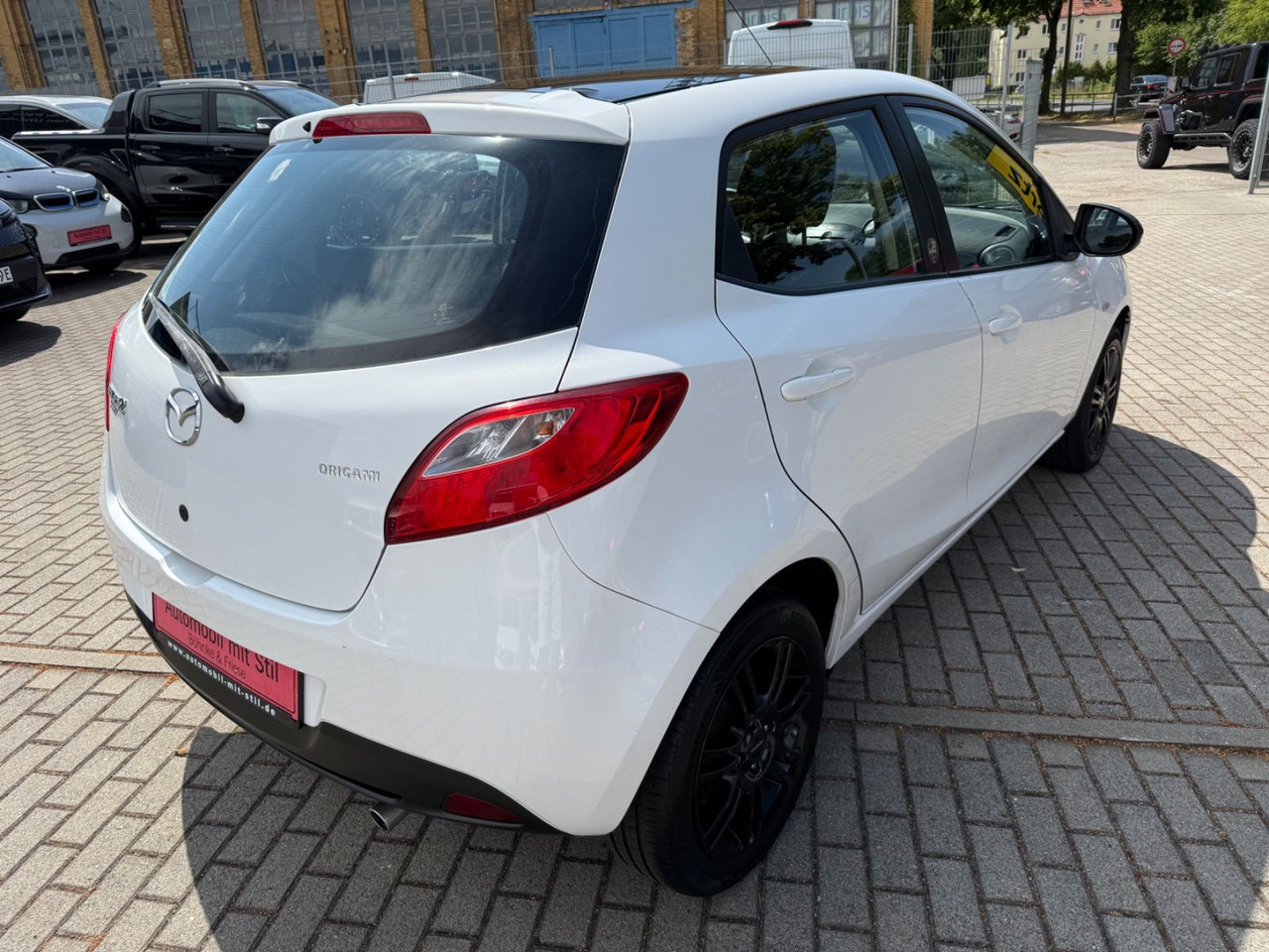 Mazda 2 Lim. 1.3 Origami 5 TÜER KLIMA SHZ TÜV NEU - Personenwagen: afbeelding 4 Mazda 2 Lim. 1.3 Origami 5 TÜER KLIMA SHZ TÜV NEU - Personenwagen: afbeelding 4