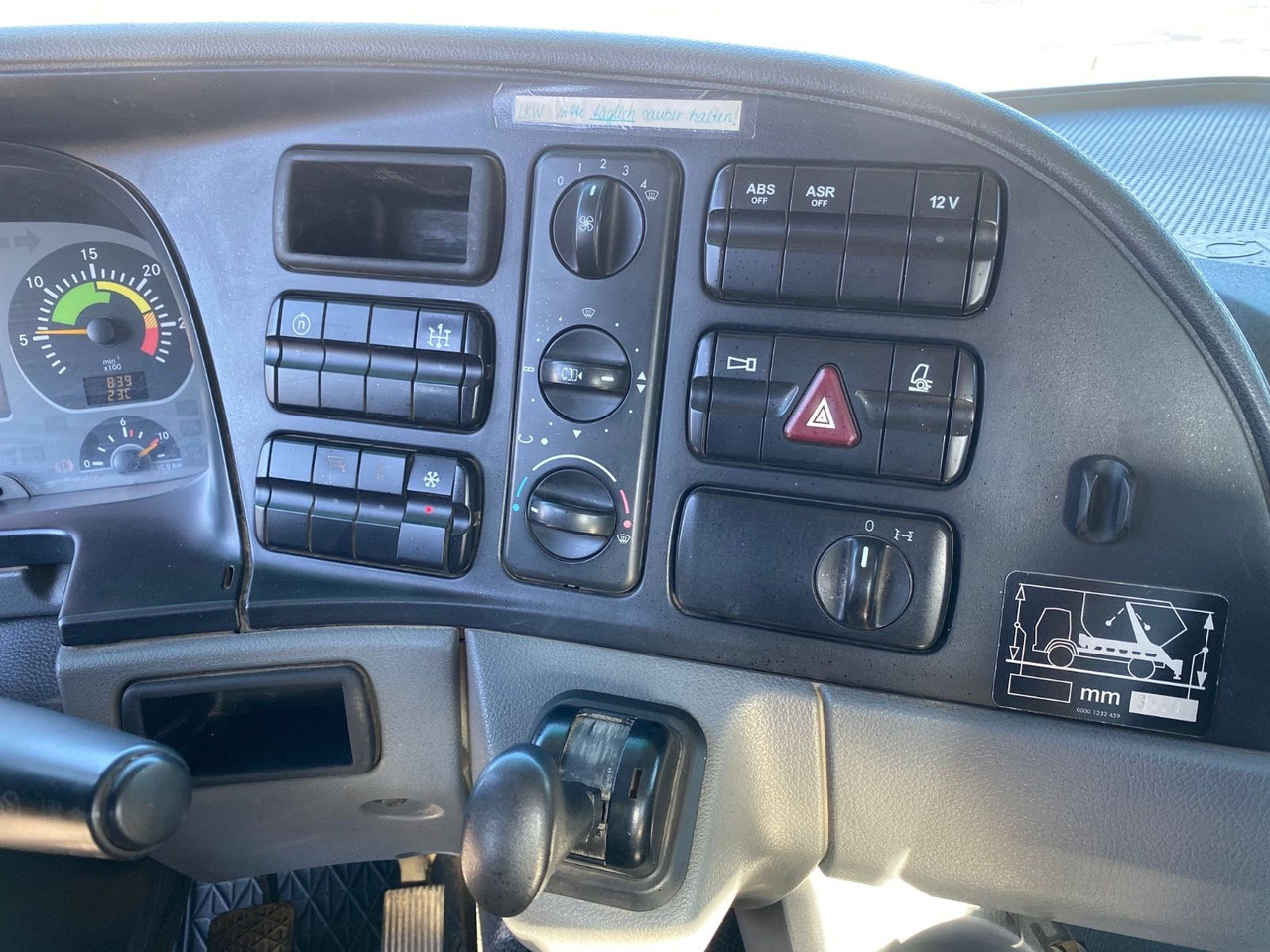 Leasing  Mercedes-Benz Actros 2/3 6-Zyl. 1841 MEILER ABSATZKIPP. WINTER Mercedes-Benz Actros 2/3 6-Zyl. 1841 MEILER ABSATZKIPP. WINTER: afbeelding 12