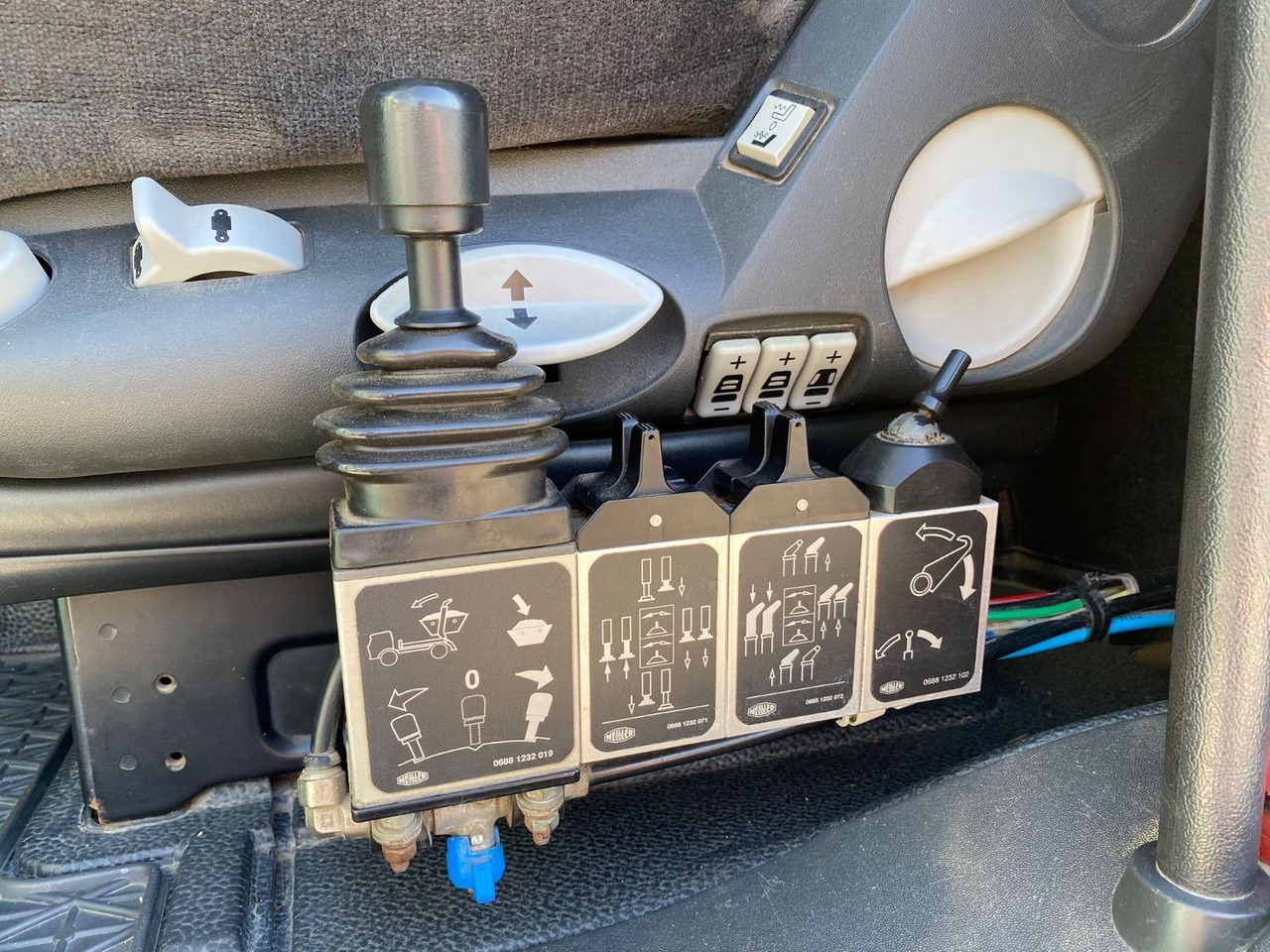 Leasing  Mercedes-Benz Actros 2/3 6-Zyl. 1841 MEILER ABSATZKIPP. WINTER Mercedes-Benz Actros 2/3 6-Zyl. 1841 MEILER ABSATZKIPP. WINTER: afbeelding 15