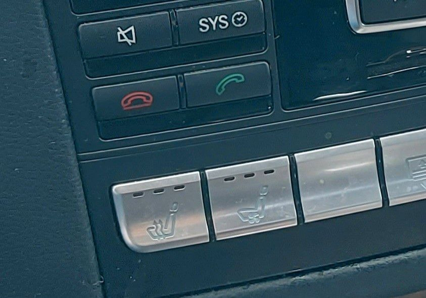 Mercedes-Benz CLS 350 CDI BE Xenon Leder Navi Sitzbelüftung - Sedan: afbeelding 4 Mercedes-Benz CLS 350 CDI BE Xenon Leder Navi Sitzbelüftung - Sedan: afbeelding 4