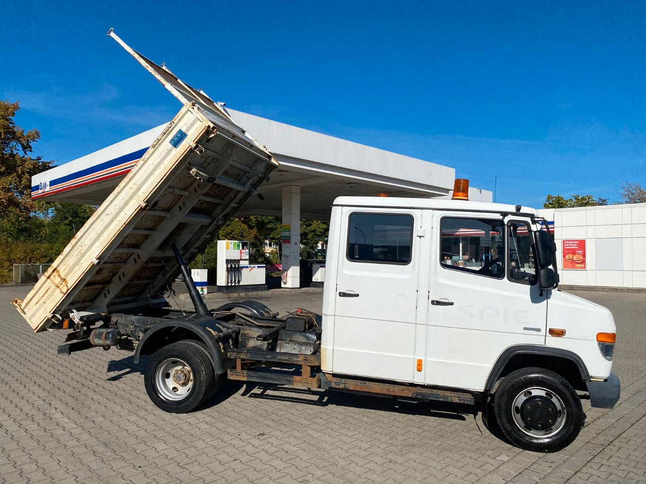 Mercedes-Benz VARIO 816D Doka 3 Seiten Kipper Meiller - Kipper bestelwagen, Bestelwagen met dubbele cabine: afbeelding 1 Mercedes-Benz VARIO 816D Doka 3 Seiten Kipper Meiller - Kipper bestelwagen, Bestelwagen met dubbele cabine: afbeelding 1