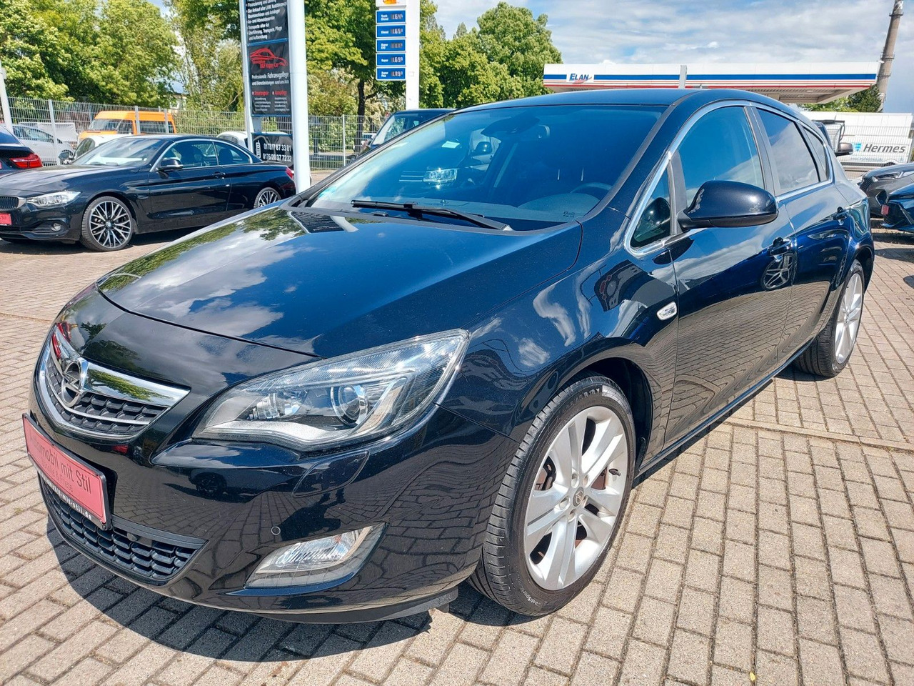 Opel Astra J Lim. 5-trg. Innovation Xenon Navi Sitzhe - Sedan: afbeelding 4 Opel Astra J Lim. 5-trg. Innovation Xenon Navi Sitzhe - Sedan: afbeelding 4