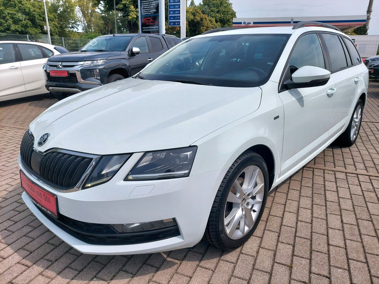 Skoda Octavia Combi Drive LED ACC Radar DAB 8xRad AHK - Stationwagen: afbeelding 5 Skoda Octavia Combi Drive LED ACC Radar DAB 8xRad AHK - Stationwagen: afbeelding 5
