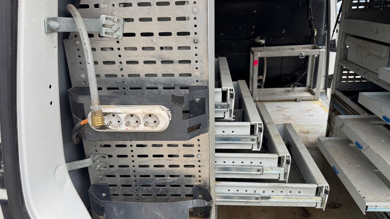 Personenvervoer Volkswagen T5 Transporter Kasten-Kombi Lang 4Motion KLIMA: afbeelding 14 Personenvervoer Volkswagen T5 Transporter Kasten-Kombi Lang 4Motion KLIMA: afbeelding 14