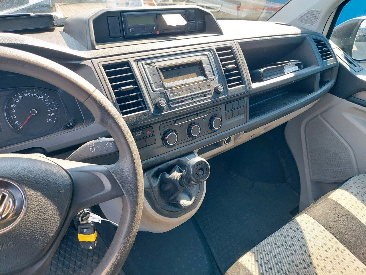 Leasing  Volkswagen T6 Transporter Kasten Kombi lang Motorschaden Volkswagen T6 Transporter Kasten Kombi lang Motorschaden: afbeelding 14