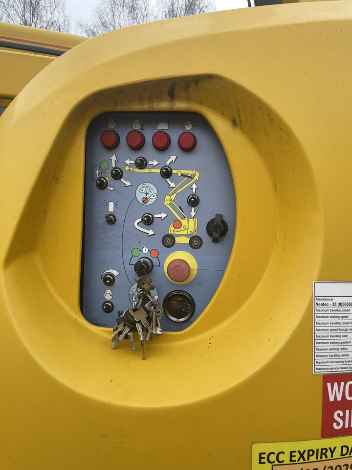 Neotec RRV Road-Rail Haulotte - Knikarmhoogwerker: afbeelding 4 Neotec RRV Road-Rail Haulotte - Knikarmhoogwerker: afbeelding 4