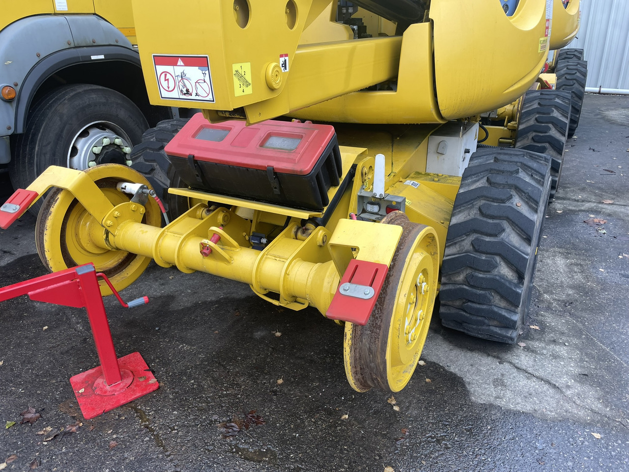 Neotec RRV Road-Rail Haulotte - Knikarmhoogwerker: afbeelding 2 Neotec RRV Road-Rail Haulotte - Knikarmhoogwerker: afbeelding 2