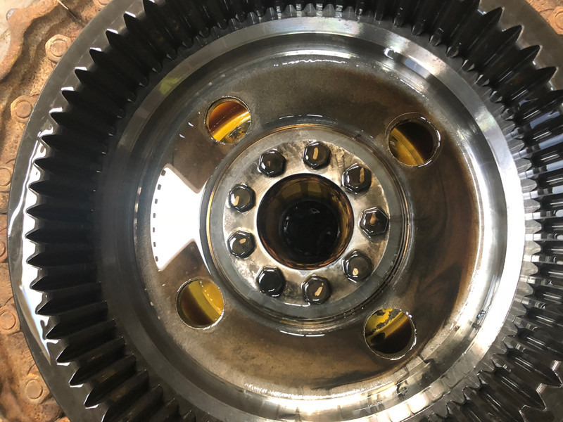 Komatsu D65-15 Final Drive OEM 14X2700310 - Eindaandrijving: afbeelding 4 Komatsu D65-15 Final Drive OEM 14X2700310 - Eindaandrijving: afbeelding 4