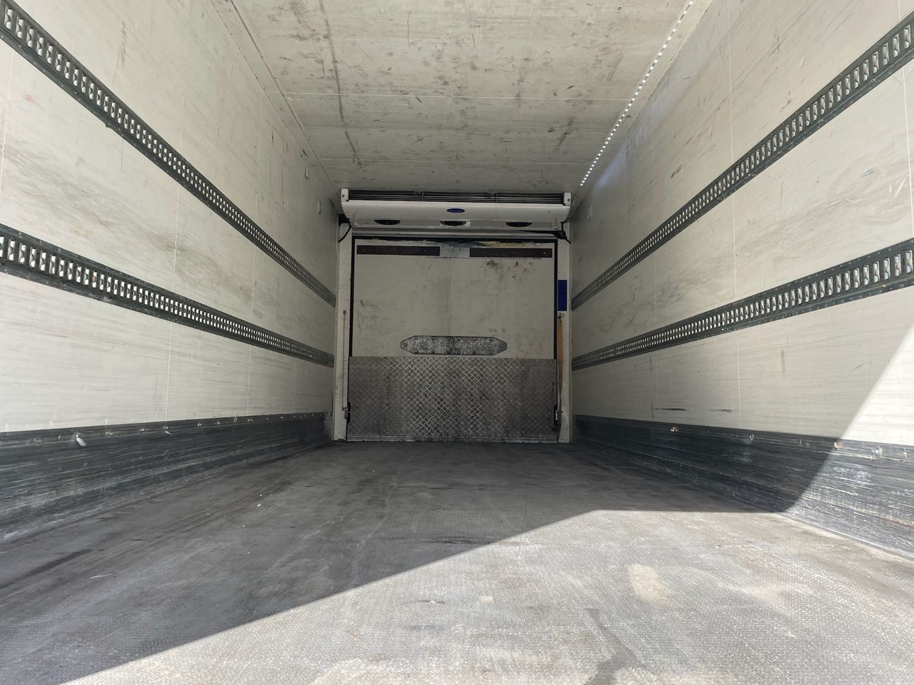 KERSCHER ZAA18 Kühlkoffer/CARRIER/SUPRA900U/LBW - Koelwagen aanhangwagen: afbeelding 5 KERSCHER ZAA18 Kühlkoffer/CARRIER/SUPRA900U/LBW - Koelwagen aanhangwagen: afbeelding 5