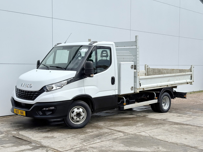 Iveco Daily 35C12 2.3 L3 Kipper Dubbellucht 3.5t Trekhaak Airco Cruise Control Lucht Geveerde Stoel - Kipper bestelwagen: afbeelding 2 Iveco Daily 35C12 2.3 L3 Kipper Dubbellucht 3.5t Trekhaak Airco Cruise Control Lucht Geveerde Stoel - Kipper bestelwagen: afbeelding 2