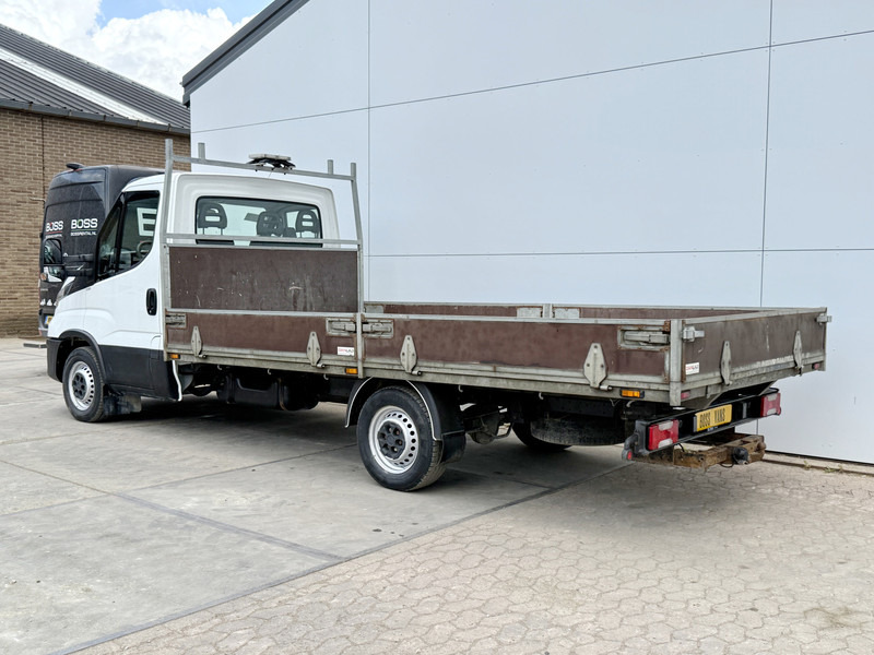 Iveco Daily 35S14 2.3 L3H1 Airco Cruise Control Standkachel Trekhaak Open Laadbak Pritische Lucht geveerde stoel - Bestelwagen met open laadbak: afbeelding 2 Iveco Daily 35S14 2.3 L3H1 Airco Cruise Control Standkachel Trekhaak Open Laadbak Pritische Lucht geveerde stoel - Bestelwagen met open laadbak: afbeelding 2