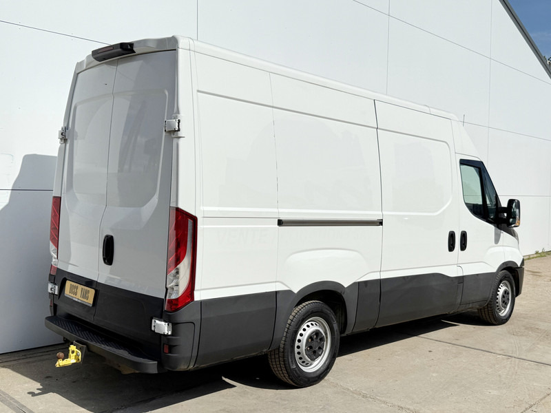 Iveco Daily 35S14 L2H2 Luchtvering Trekhaak Cruise Control Climate Control Lucht Geveerde Bestuurdersstoel - Gesloten bestelwagen: afbeelding 3 Iveco Daily 35S14 L2H2 Luchtvering Trekhaak Cruise Control Climate Control Lucht Geveerde Bestuurdersstoel - Gesloten bestelwagen: afbeelding 3