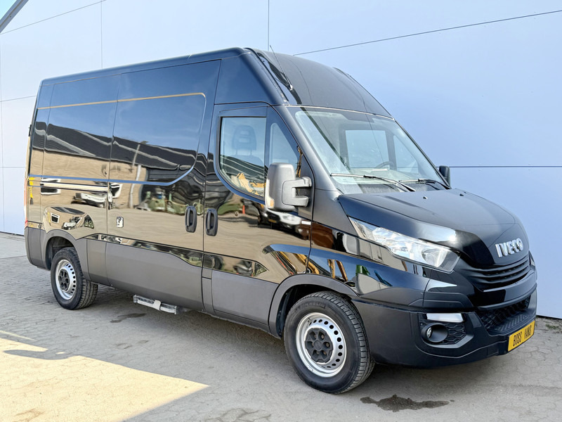 Iveco Daily 35S16 L2H2 Airco Cruise Control Camera 3.5t Trekhaak - Gesloten bestelwagen: afbeelding 4 Iveco Daily 35S16 L2H2 Airco Cruise Control Camera 3.5t Trekhaak - Gesloten bestelwagen: afbeelding 4