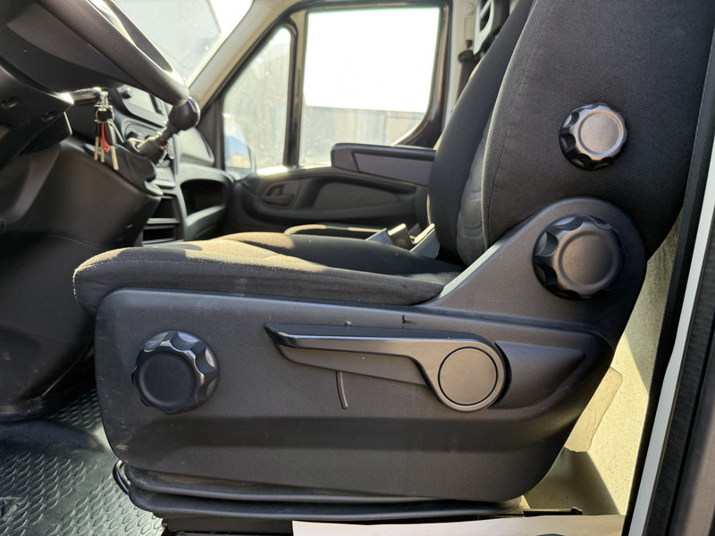 Leasing Iveco Daily 35S16 L2H2 Airco Cruise Control Camera 3.5t Trekhaak Iveco Daily 35S16 L2H2 Airco Cruise Control Camera 3.5t Trekhaak: afbeelding 20