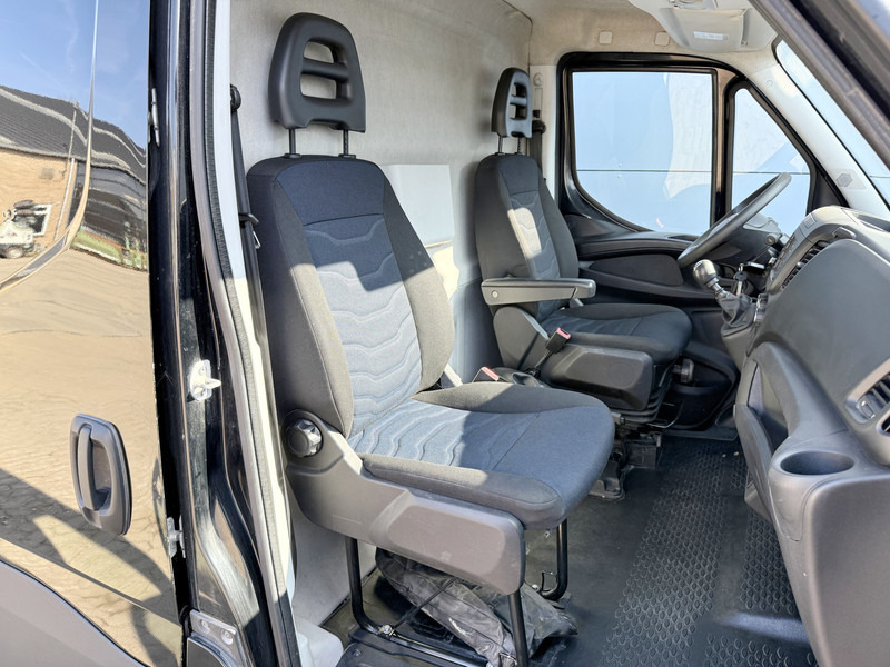 Leasing Iveco Daily 35S16 L2H2 Airco Cruise Control Camera 3.5t Trekhaak Iveco Daily 35S16 L2H2 Airco Cruise Control Camera 3.5t Trekhaak: afbeelding 8