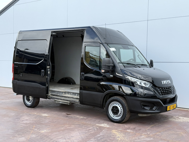 Iveco Daily 35S18 3.0 Automaat L2H2 Adaptieve Cruise Control LED Airco Camera Trekhaak - Gesloten bestelwagen: afbeelding 5 Iveco Daily 35S18 3.0 Automaat L2H2 Adaptieve Cruise Control LED Airco Camera Trekhaak - Gesloten bestelwagen: afbeelding 5