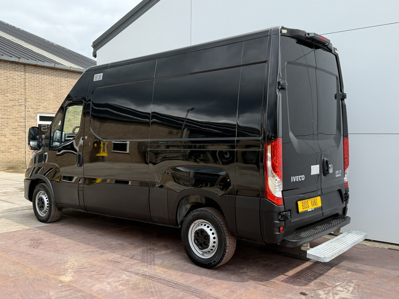 Iveco Daily 35S18 3.0 Automaat L2H2 Adaptieve Cruise Control LED Airco Camera Trekhaak - Gesloten bestelwagen: afbeelding 2 Iveco Daily 35S18 3.0 Automaat L2H2 Adaptieve Cruise Control LED Airco Camera Trekhaak - Gesloten bestelwagen: afbeelding 2