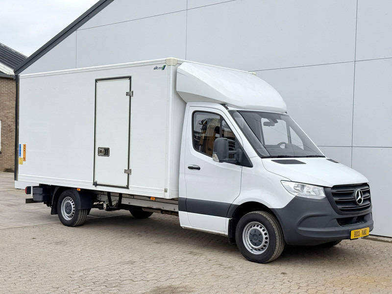 Mercedes-Benz Sprinter 315 1.9 CDI Automaat Laadklep Airco Cruise Control Carplay Bakwagen Meubelbak Koffer - Bestelwagen gesloten laadbak: afbeelding 4 Mercedes-Benz Sprinter 315 1.9 CDI Automaat Laadklep Airco Cruise Control Carplay Bakwagen Meubelbak Koffer - Bestelwagen gesloten laadbak: afbeelding 4