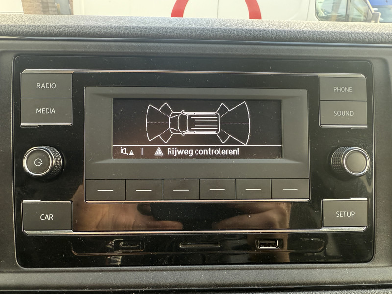 Kleine bestelwagen Volkswagen Crafter Volkswagen Crafter 2.0 TDI 102PK L3H2 Airco Lat betimmering Parkeersensoren voor achter: afbeelding 19 Kleine bestelwagen Volkswagen Crafter Volkswagen Crafter 2.0 TDI 102PK L3H2 Airco Lat betimmering Parkeersensoren voor achter: afbeelding 19