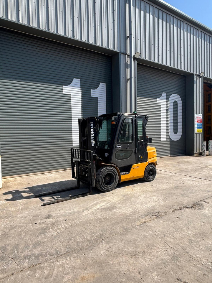 Hyundai 30D-9E - Verreiker: afbeelding 1 Hyundai 30D-9E - Verreiker: afbeelding 1