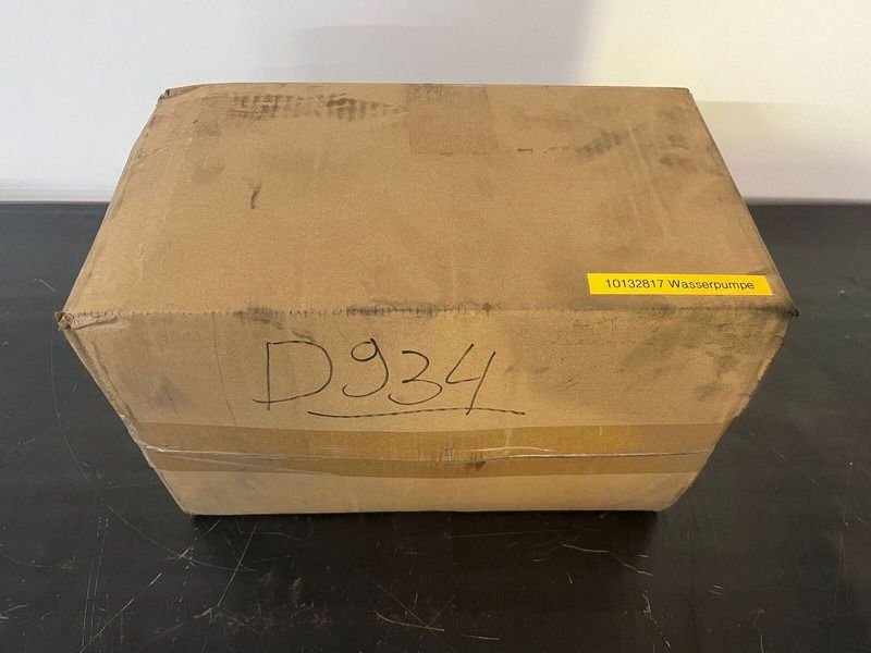 Liebherr P944 / R954 / R944 / R954 / L556-454 / L566-460 - Waterpomp: afbeelding 4 Liebherr P944 / R954 / R944 / R954 / L556-454 / L566-460 - Waterpomp: afbeelding 4