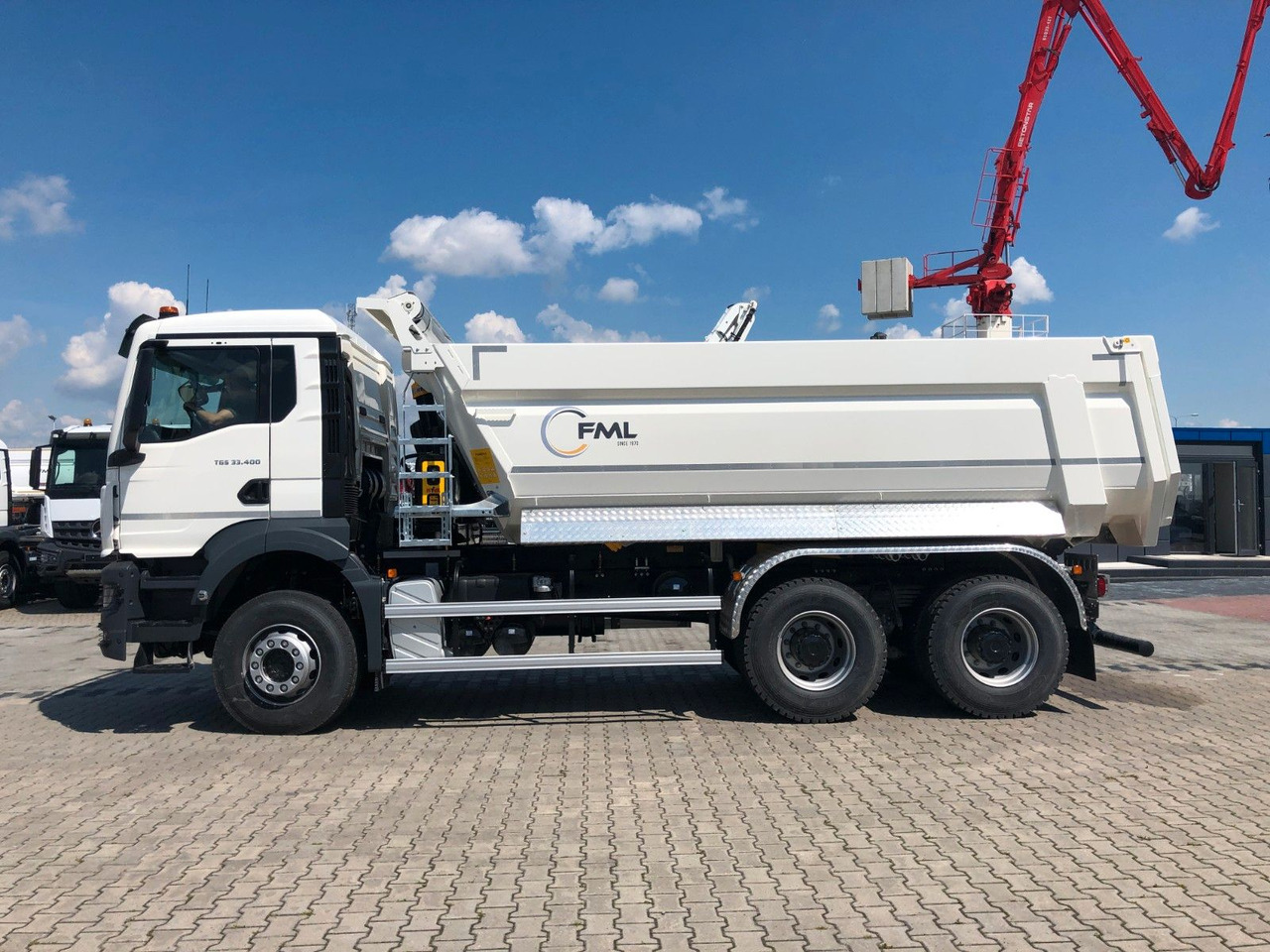MAN TGS 33.400 6X4 EURO2 FML KIPPER 17,5M3 - Kipper vrachtwagen: afbeelding 4 MAN TGS 33.400 6X4 EURO2 FML KIPPER 17,5M3 - Kipper vrachtwagen: afbeelding 4