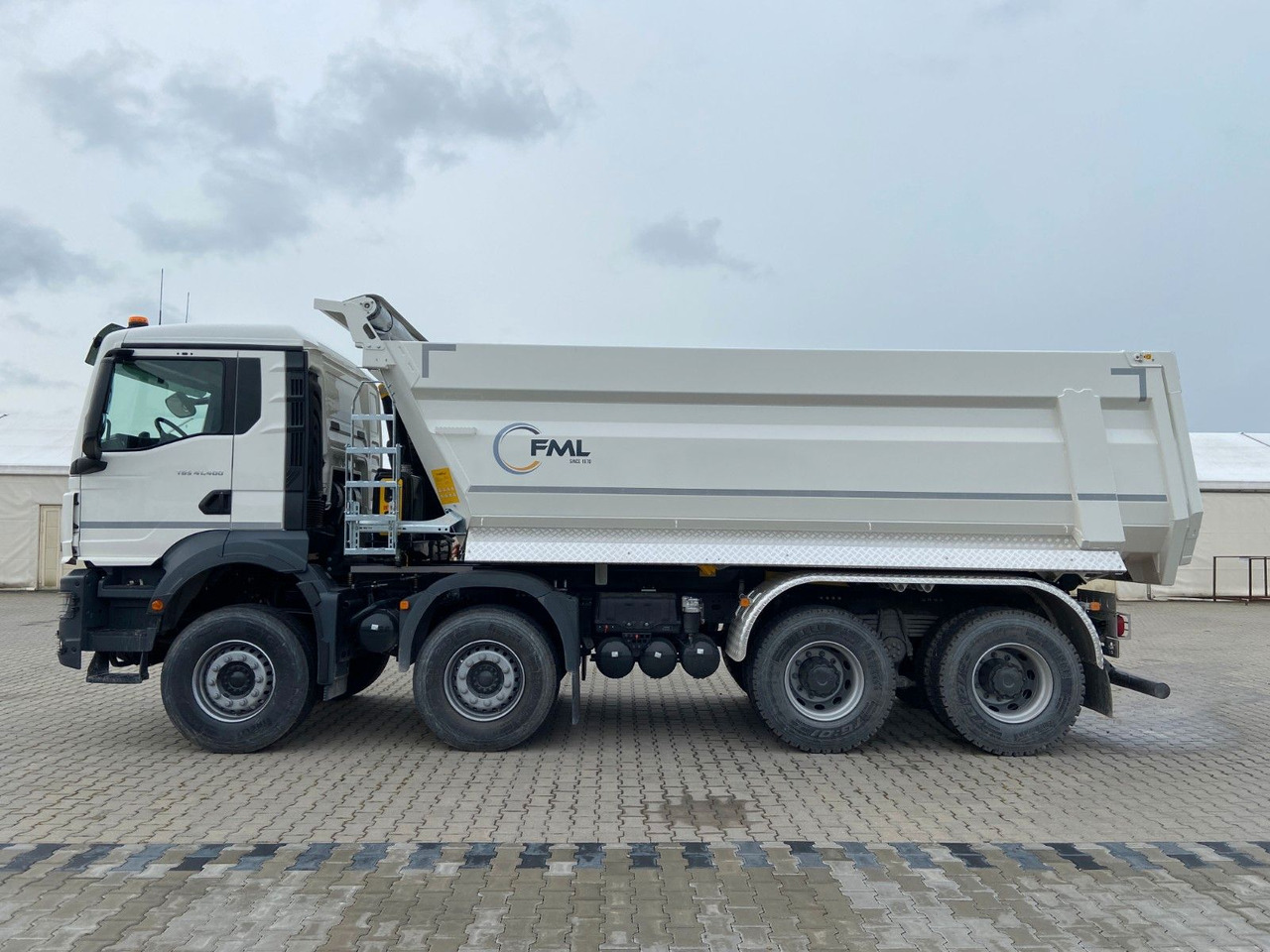 MAN TGS 41.400 8x4 EURO2 FML KIPPER 21M3 - Kipper vrachtwagen: afbeelding 4 MAN TGS 41.400 8x4 EURO2 FML KIPPER 21M3 - Kipper vrachtwagen: afbeelding 4