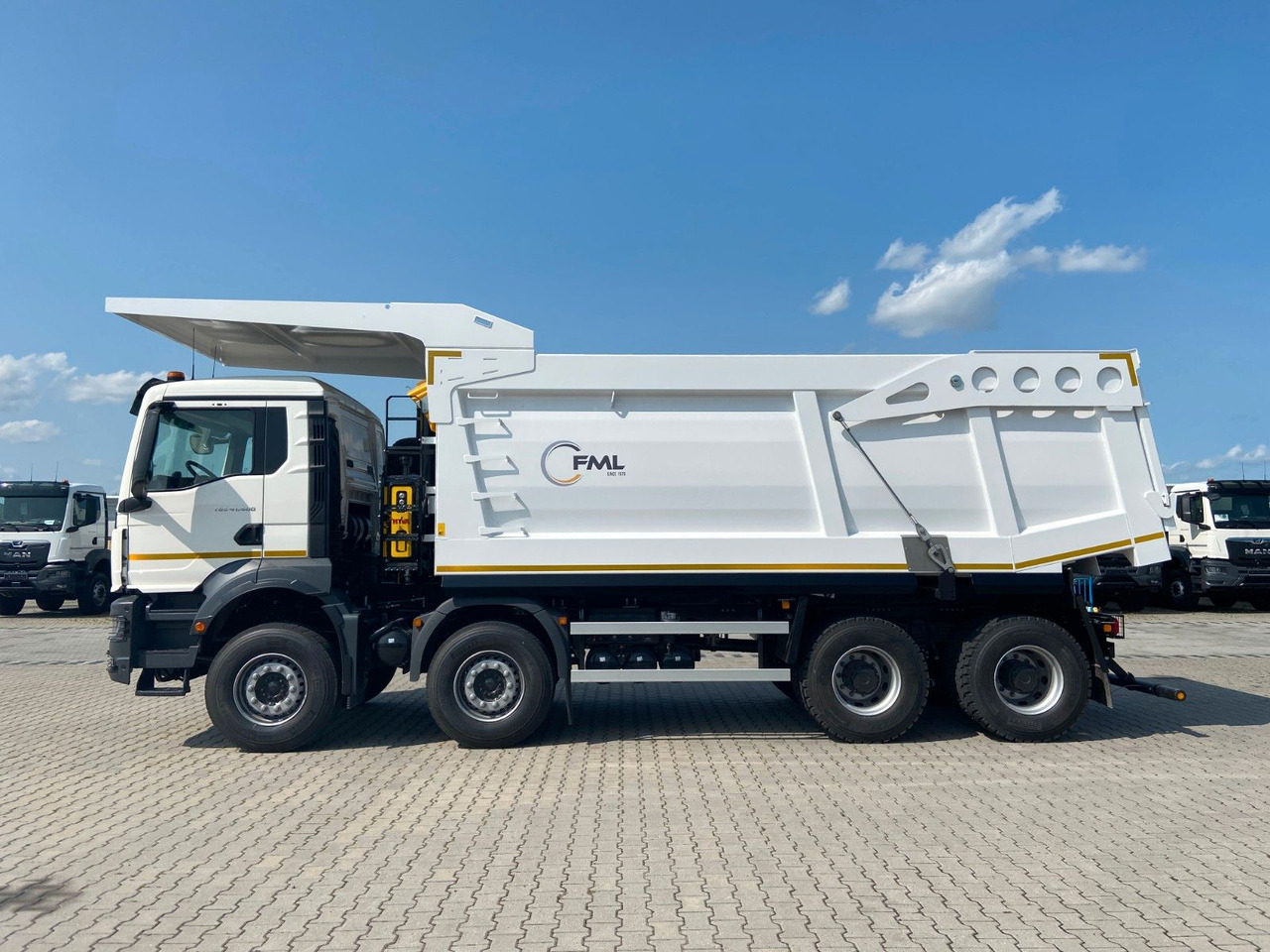 MAN TGS 44.400 8x4 EURO2 FML MINE KIPPER 23M3 MAN TGS 44.400 8x4 EURO2 FML MINE KIPPER 23M3 - Kipper vrachtwagen: afbeelding 5 MAN TGS 44.400 8x4 EURO2 FML MINE KIPPER 23M3 MAN TGS 44.400 8x4 EURO2 FML MINE KIPPER 23M3 - Kipper vrachtwagen: afbeelding 5