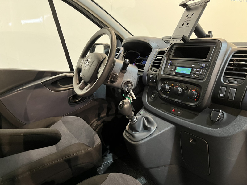 Opel Vivaro 1.6 CDTI L1H1 Servicebus / Inrichting / Euro 6 / Airco / Cruise Control / 3-Zits - Kleine bestelwagen: afbeelding 3 Opel Vivaro 1.6 CDTI L1H1 Servicebus / Inrichting / Euro 6 / Airco / Cruise Control / 3-Zits - Kleine bestelwagen: afbeelding 3