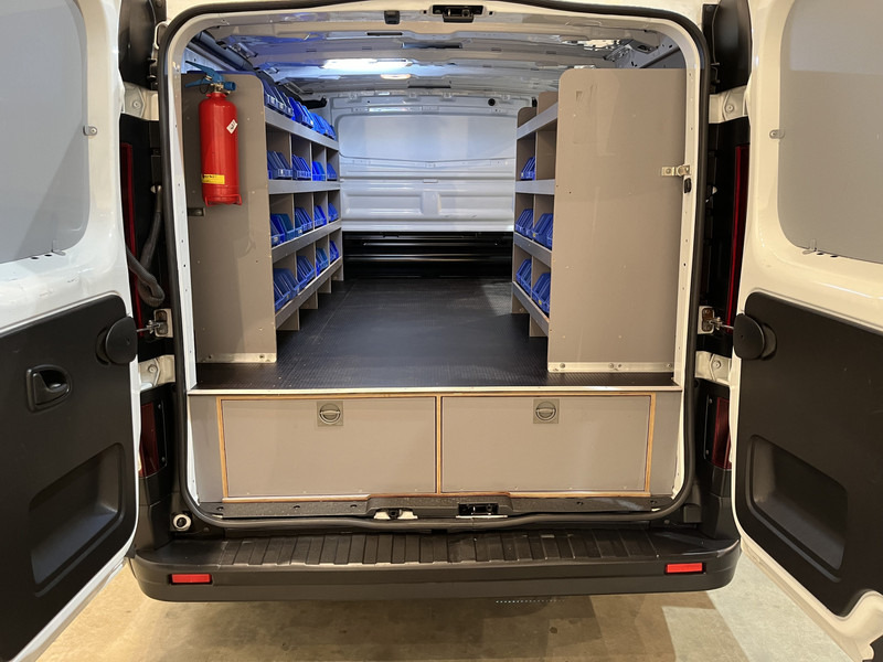 Opel Vivaro 1.6 CDTI L1H1 Servicebus / Inrichting / Euro 6 / Airco / Cruise Control / 3-Zits - Kleine bestelwagen: afbeelding 4 Opel Vivaro 1.6 CDTI L1H1 Servicebus / Inrichting / Euro 6 / Airco / Cruise Control / 3-Zits - Kleine bestelwagen: afbeelding 4
