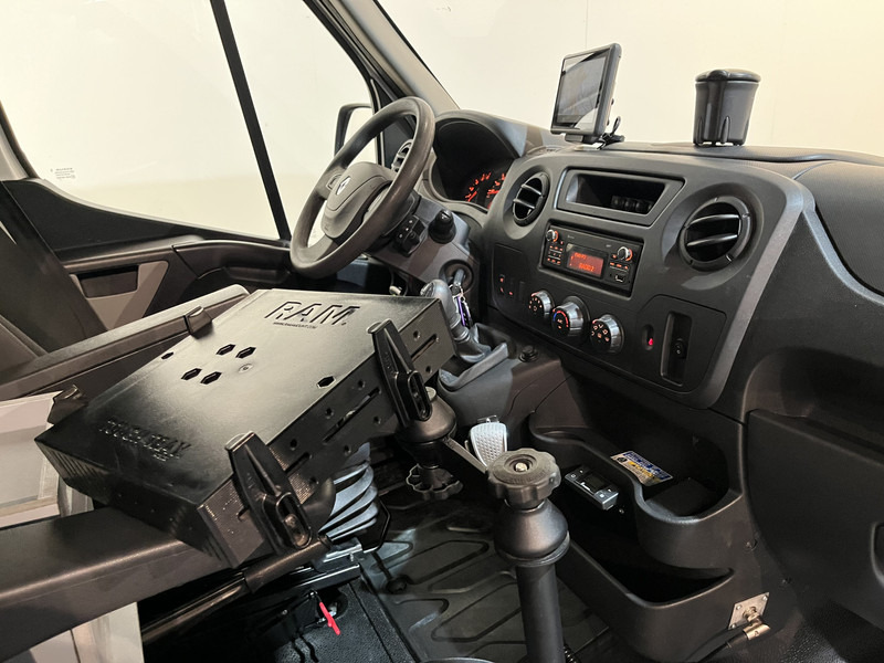 Renault Master 2.3 dCi L2H2 130 PK Servicebus / Aluca Inrichting / Euro 6 / Luchtvering / 220V. / Trekhaak / Airco / Cruise Control / Camera / 90.400 KM !! - Gesloten bestelwagen: afbeelding 3 Renault Master 2.3 dCi L2H2 130 PK Servicebus / Aluca Inrichting / Euro 6 / Luchtvering / 220V. / Trekhaak / Airco / Cruise Control / Camera / 90.400 KM !! - Gesloten bestelwagen: afbeelding 3