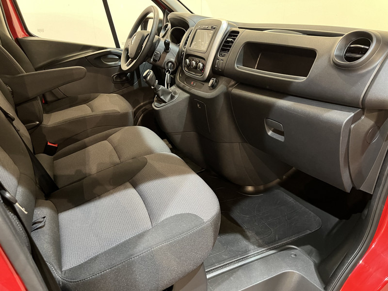 Renault Trafic 2.0 dCi 170 PK L1H1 / Euro 6 / Airco / Cruise Control / PDC / CarPlay / Navigatie / Trekhaak / LED / 3-Zits - Kleine bestelwagen: afbeelding 3 Renault Trafic 2.0 dCi 170 PK L1H1 / Euro 6 / Airco / Cruise Control / PDC / CarPlay / Navigatie / Trekhaak / LED / 3-Zits - Kleine bestelwagen: afbeelding 3