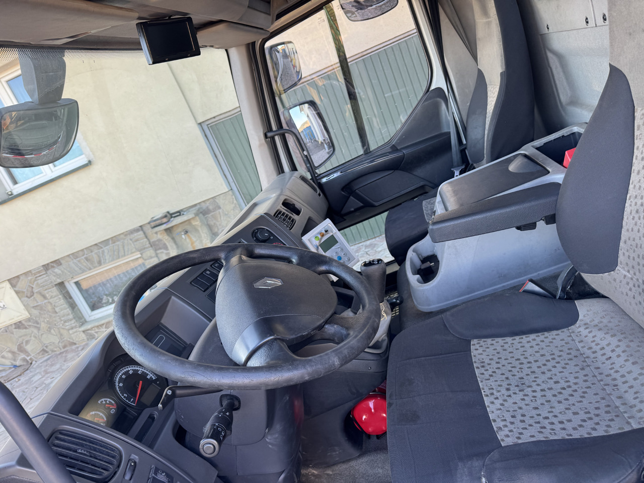 Vuilniswagen voor het vervoer van afval Renault Midlum 180 DXi: afbeelding 8 Vuilniswagen voor het vervoer van afval Renault Midlum 180 DXi: afbeelding 8