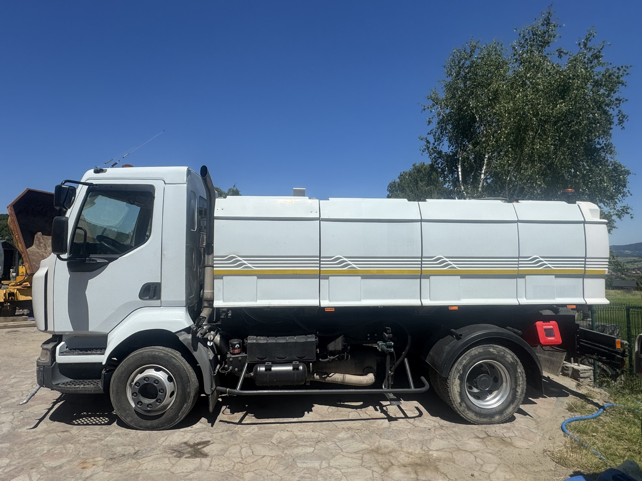 Renault Midlum water truck laveuse sprinkler - Veegwagen: afbeelding 2 Renault Midlum water truck laveuse sprinkler - Veegwagen: afbeelding 2