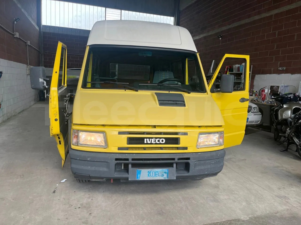 Iveco Daily - Schoolbus: afbeelding 2 Iveco Daily - Schoolbus: afbeelding 2
