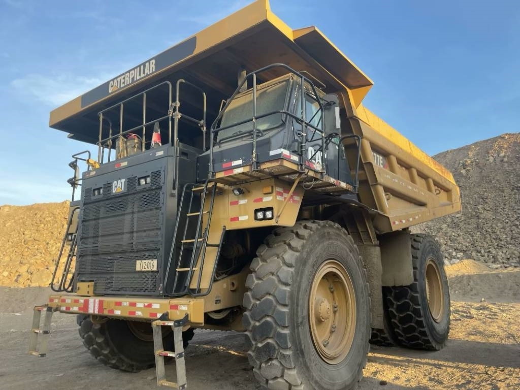 CAT 777e - Zelfrijdende kiepwagen: afbeelding 1 CAT 777e - Zelfrijdende kiepwagen: afbeelding 1