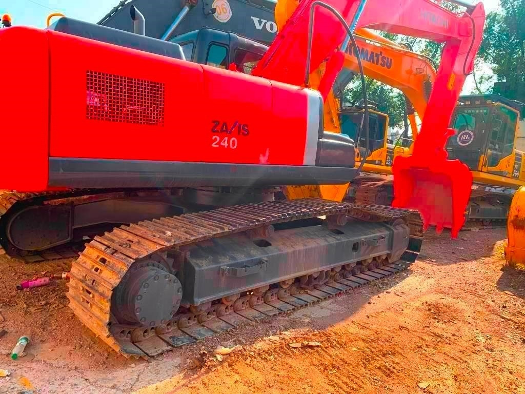 Hitachi Zaxis 240 - Rupsgraafmachine: afbeelding 1 Hitachi Zaxis 240 - Rupsgraafmachine: afbeelding 1