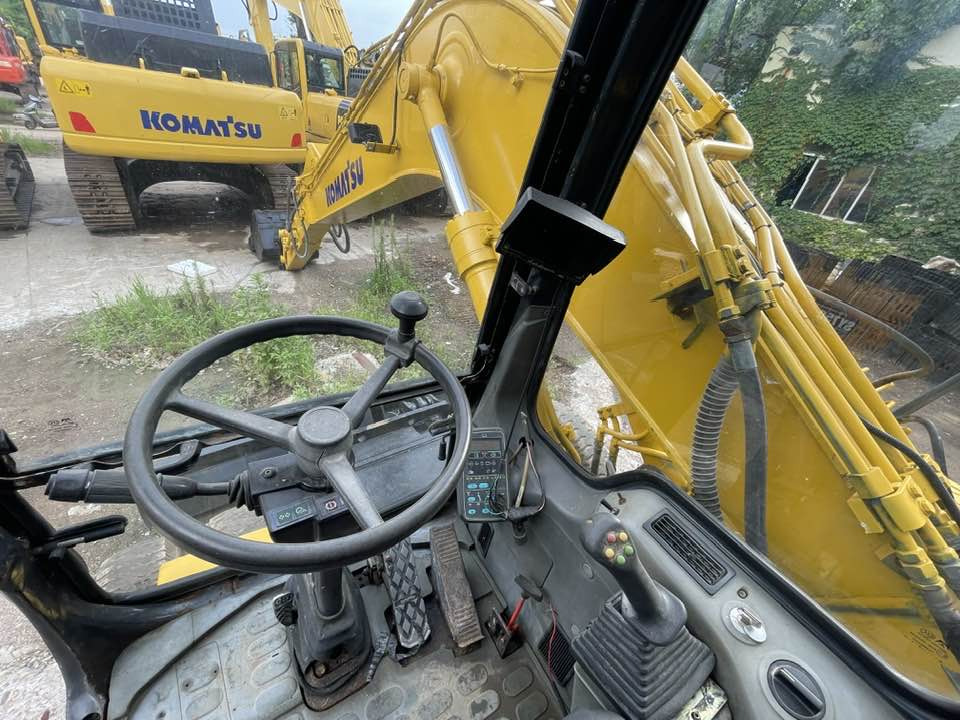 Komatsu PC160LC - Mobiele graafmachine: afbeelding 2 Komatsu PC160LC - Mobiele graafmachine: afbeelding 2