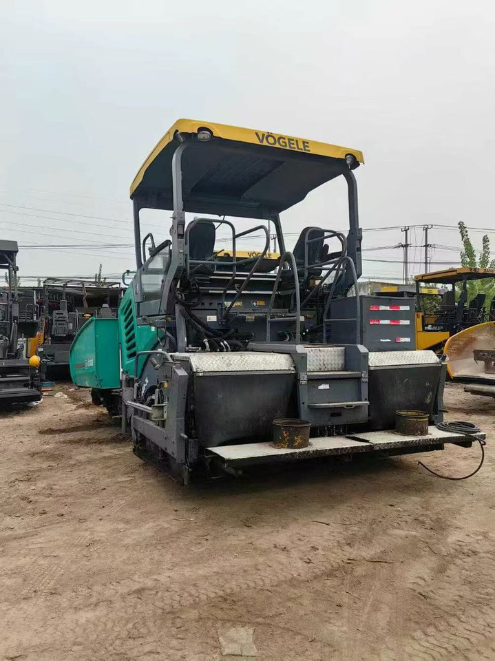 Vogele SUPER 1880-3L - Asfaltafwerkmachine: afbeelding 3 Vogele SUPER 1880-3L - Asfaltafwerkmachine: afbeelding 3