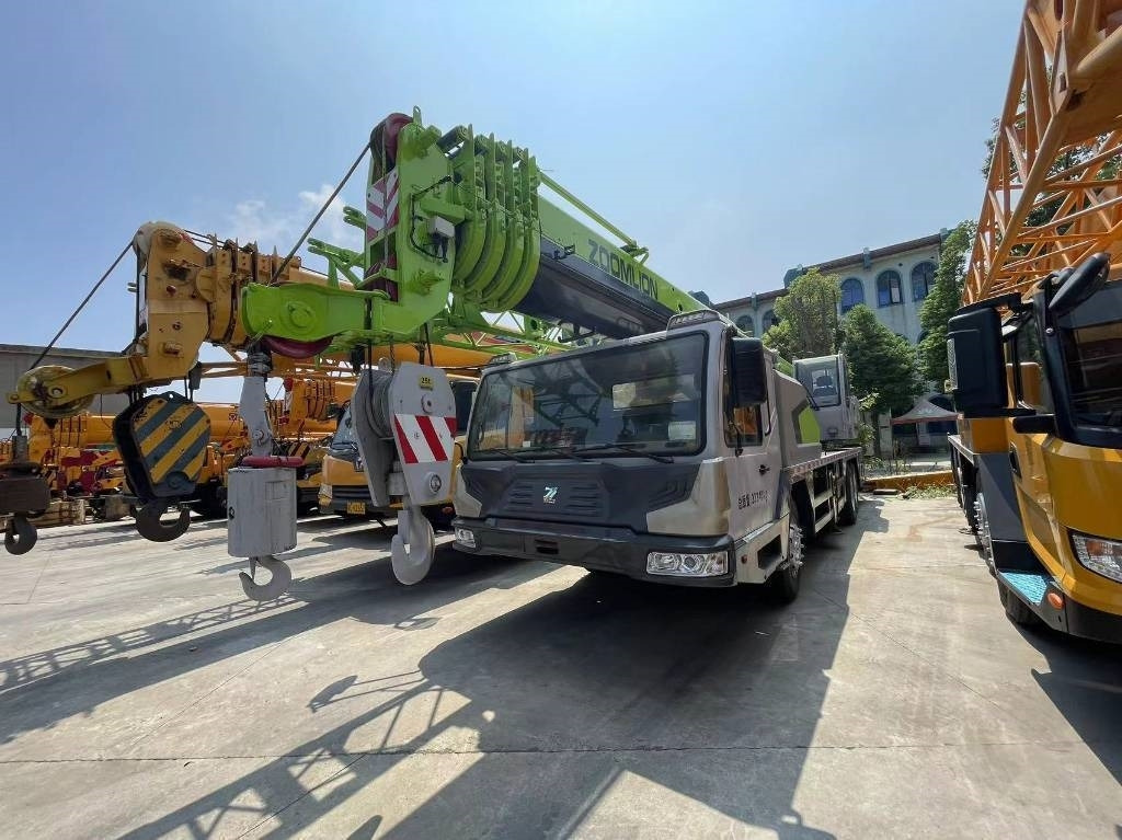 Zoomlion ZTC251V - Mobiele kraan: afbeelding 1 Zoomlion ZTC251V - Mobiele kraan: afbeelding 1