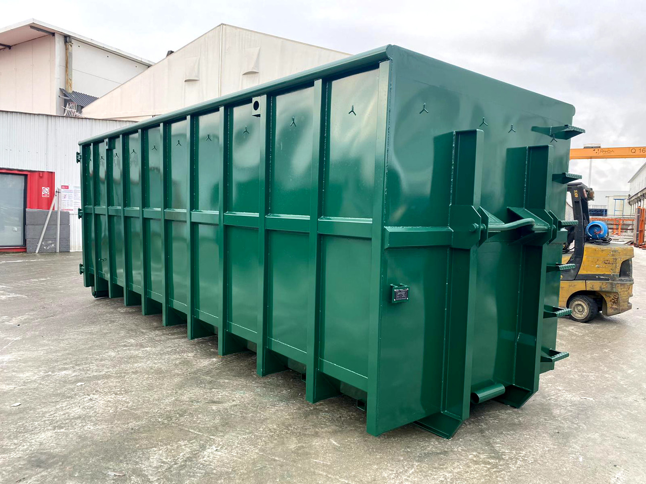 Metal-K Kontener/Abrollcontainer KP40S - Haakarm container: afbeelding 1 Metal-K Kontener/Abrollcontainer KP40S - Haakarm container: afbeelding 1