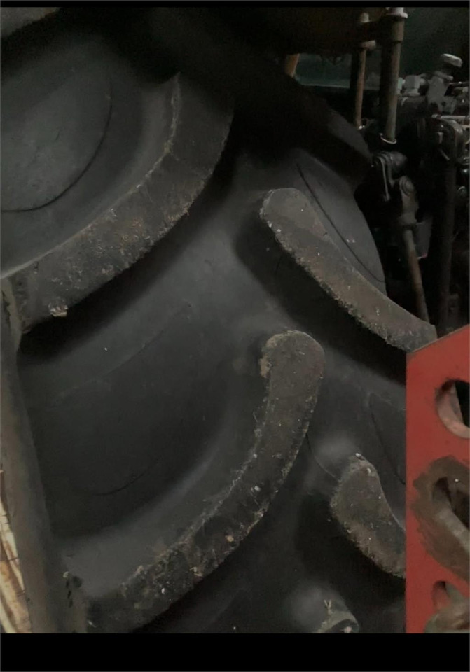 BKT 520/70R38 - Band voor Landbouwmachine: afbeelding 1 BKT 520/70R38 - Band voor Landbouwmachine: afbeelding 1